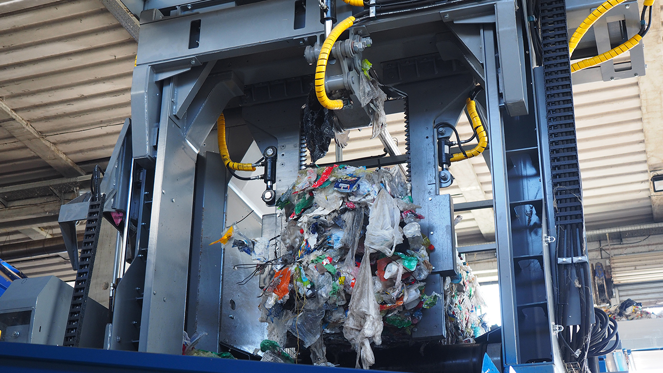 Plastic recycling automation