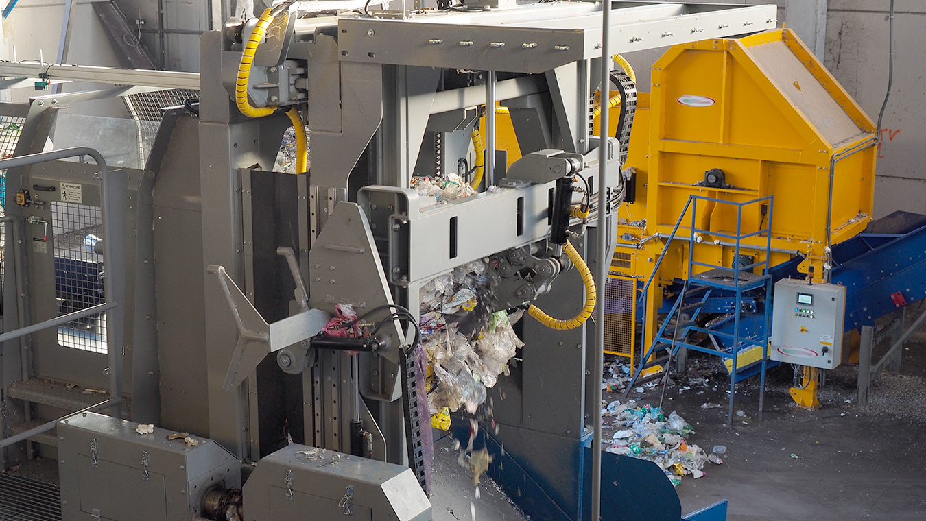 plastic recycling machine